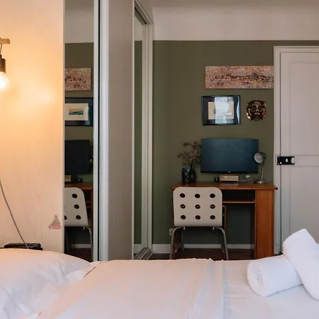 Tranquil 2bd Apart Seine River - Eiffel Tower! Apartment
