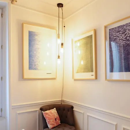 Tranquil 2bd Apart Seine River - Eiffel Tower! Apartment Paris